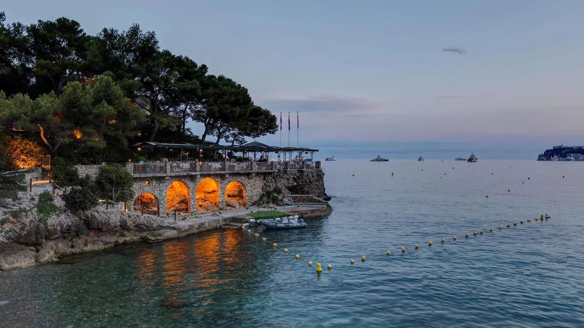 Monte-Carlo Beach Roquebrune-Cap-Martin 5*,