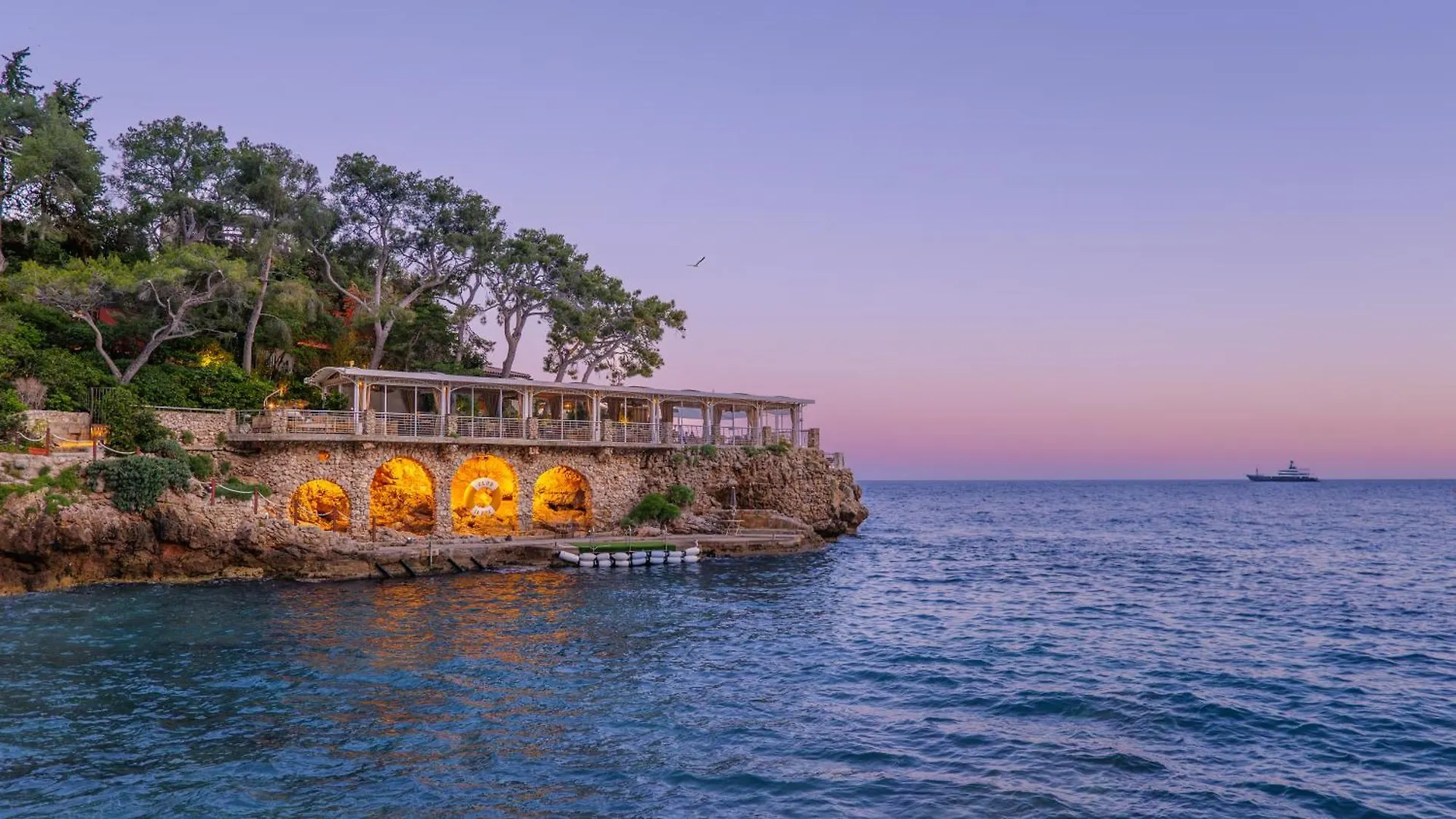 Monte-Carlo Beach Roccabruna Francia